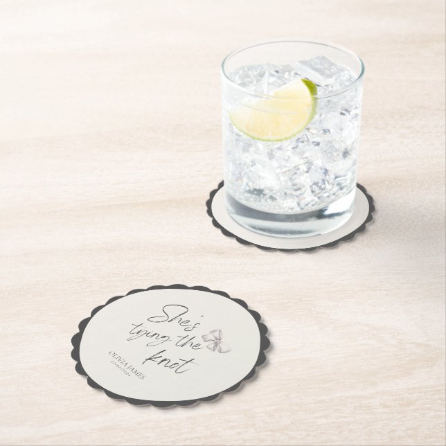 Dessous-de-verre En Papier Elle s'apprête à passer à l'autel, fête de mariage (En situation)