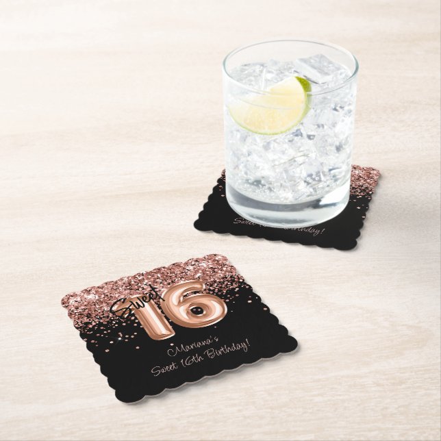 Dessous-de-verre En Papier Rose Gold Blacki Sweet 16e fête d'anniversaire (En situation)
