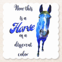 Voici un cheval d'une couleur différente en bleu