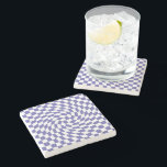 Dessous-de-verre En Pierre Chèques déformés Psychédélique rétro<br><div class="desc">Cool warped groovy checkered pattern in color of the year 2022 periwinkle featuring on a home decor for menacom, living room, kitchen or every day accessoire and products or wedding decor for trendy regood vibes. Simple twirl checks in color of year for little retro psychedelic style. Twirled and swirled checkerboard,...</div>