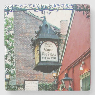 Dessous-de-verre En Pierre Cour du Dessous de verre des Deux Soeurs, La Nouve