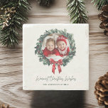 Dessous-de-verre En Pierre Couronne de Noël personnalisée avec photo et nom<br><div class="desc">Ajoutez une touche personnelle à vos fêtes de fin d'année avec ce Dessous de verre personnalisé en pierre de couronne de Noël avec votre photo et votre nom. Le design festif de la couronne apporte charme et chaleur à votre décor de table tout en protégeant les surfaces. Ce dessous de...</div>