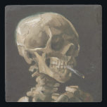 Dessous-de-verre En Pierre Crâne avec brûler la cigarette Vincent van Gogh Ar<br><div class="desc">Vincent van Gogh (Néerlandais, 1853 - 1890) Crâne d'un squelette avec cigarette brûlante, 1885-1886, Huile sur toile Sans cadre : 32 cm × 24, 5 cm (13 po × 9, 6 po) Travail précoce de Vincent van Gogh. Ce petit tableau fait partie de la collection permanente du musée Van Gogh...</div>