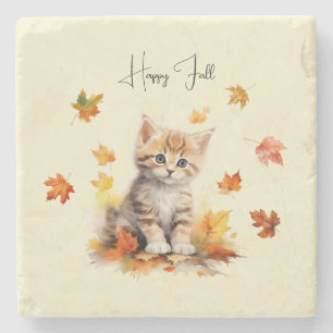 Dessous-de-verre En Pierre Cute Orange Tabby Kitten dans les feuilles d'autom
