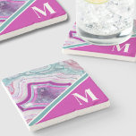 Dessous-de-verre En Pierre Élégant Agate moderne Monogramme initial<br><div class="desc">Élégant Et Chic Agate Rose Turquoise Premier Dessous de verre Monogramme En Pierre. Les cristaux et les géodes continuent d'être une tendance favorite ! Cette impression présente et une image rapprochée d'une roche de géode turquoise et violette (ou fuchsia ou magenta) vibrante, avec de petits cristaux. Ajoutez votre initiale pour...</div>