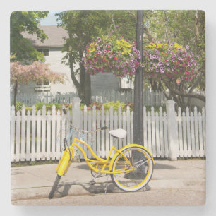Dessous-de-verre En Pierre États-Unis, Michigan, Mackinac Island. Vélo jaune
