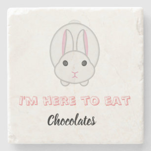 Dessous-de-verre En Pierre Lapin de Pâques attendant de manger des chocolats
