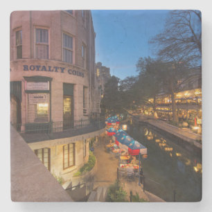 Dessous-de-verre En Pierre Le Riverwalk À Dusk Dans Le Centre-Ville De San A