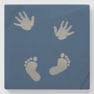 Dessous-de-verre En Pierre Mains de bébé et pieds de dessous de verre