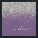 Dessous-de-verre En Pierre Parties scintillant d'argent violet Girl Nom du mo<br><div class="desc">Parties scintillant à étincelle violette et argentée Script Monogramme Nom Carrelage en pierre. Cela rend la remise de diplômes parfaite,  doux 16 ans,  mariage,  douche nuptiale,  anniversaire,  baby shower ou cadeau de fête de bachelorette pour quelqu'un qui aime le luxe glam et les styles chic.</div>