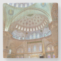 Plafond en dôme intérieur coloré de la Mosquée Ble