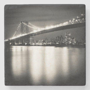 Dessous-de-verre En Pierre Pont de Williamsburg à New York City la nuit