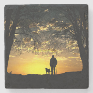 Dessous-de-verre En Pierre Silhouette d'arbre de l'homme et du chien au couch