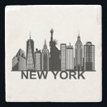 Dessous-de-verre En Pierre silhouette de la ville de New York<br><div class="desc">Cette silhouette d'une ligne d'horizon new-yorkaise présente l'architecture et les images de Manhattan. Idéal pour les fans de New York City.</div>