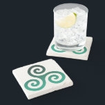 Dessous-de-verre En Pierre Triskele vert<br><div class="desc">Symbole vert Triskele. Le symbole Triskele ou Triskelion se compose de trois spirales ou de trois bras enclenchés,  comme s'il se déplaçait de son centre. Ce symbole celtique de mouvement ou d'action représente les trois mondes : céleste,  physique et spirituel.</div>