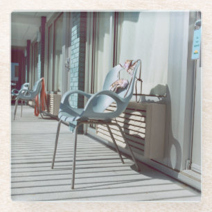Dessous-de-verre En Verre Chaises en dehors des chambres d'hôtel de plage