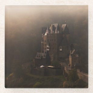 Dessous-de-verre En Verre Château d'Eltz de Burg dans le brouillard de mati