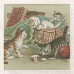Dessous-de-verre En Verre Chatons victoriens vintage jouant dans un panier à
