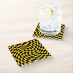 Dessous-de-verre En Verre Chèques Jaunes Noirs Déformés À damiers<br><div class="desc">Retro dépoli vérifie la conception du damier,  dans une combinaison de couleur noire et jaune rétro. Retro checkerboard twirled seventies style psychédélique design moderne décoration maison,  produits de bureau et d'école et rétro déformé cadeaux à damiers.</div>