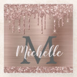 Dessous-de-verre En Verre Élégant Rose Rose Parties scintillant Gold Drivers<br><div class="desc">Elégante, rose parties scintillant or goutte nom et monogrammed dessous de verre en verre. Ce design présente des parties scintillant d'or rose gouttes sur l'arrière - plan de faux métal rose avec monogramme personnalisé initiale et le modèle de texte de prénom. Un cadeau féminin parfait. Veuillez noter que ce design...</div>