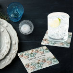 Dessous-de-verre En Verre Fleurs crème verte poussiéreuse nom d'anniversaire<br><div class="desc">Un motif aux fleurs vert et crème poussiéreux. Personnalisez et ajoutez un nom et une date.</div>