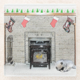 Dessous-de-verre En Verre Peinture de chiot Keeshond Noël près de la cheminé