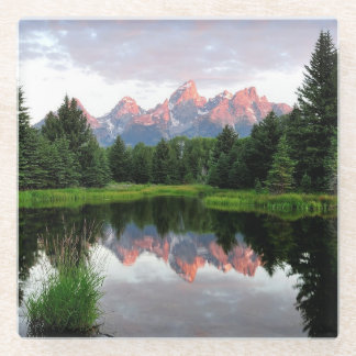 Dessous-de-verre En Verre Réflexions grandes de Teton au-dessus de l'étang