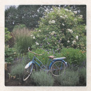 Dessous-de-verre En Verre Vélo vintage dans le jardin