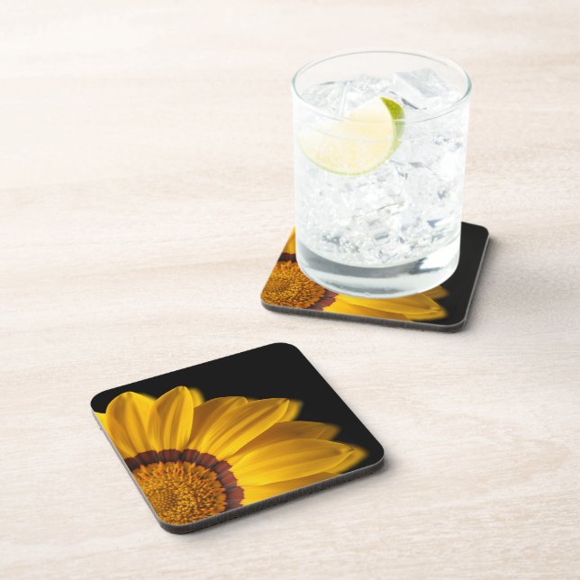 Dessous-de-verre Fleur jaune sur arrière - plan noir (Côté Droit)