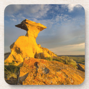 Dessous-de-verre Formation des Badlands sculptés dans l'herbe court