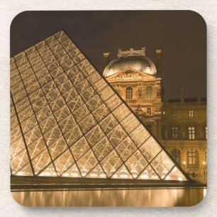 Dessous-de-verre France, Paris. Le Louvre au crépuscule. Crédit 2