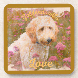Dessous-de-verre Le merveilleux Goldendoodle dans un champ de fleur