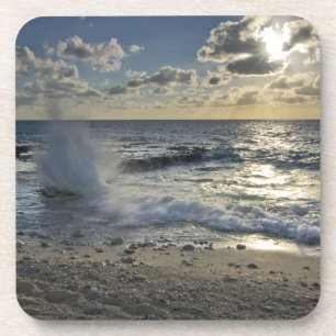 Dessous-de-verre Mer des Caraïbes, Îles Caïmans. Vagues déferlantes