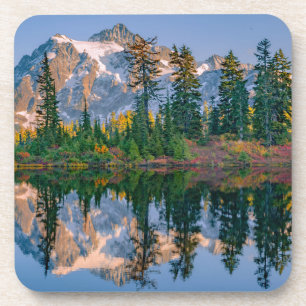 Dessous-de-verre Mont Shuksan reflété dans le lac Reflection