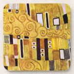 Dessous-de-verre Motif baiser de Gustav Klimt, Art Nouveau<br><div class="desc">The Kiss (détail motif) de Gustav Klimt est une peinture de Symbolisme de l'époque victorienne d'art vintage. Ce détail est tiré d'une peinture d'amour et de romantisme mettant en scène un couple romantique aux différentes nuances d'or, de symboles et de motifs, partageant un baiser contre un arrière - plan en...</div>