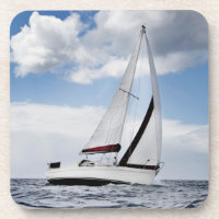Navigation de yacht en mer ouverte
