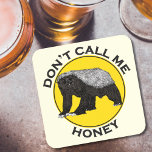 Dessous-de-verre Ne pas m'appeler Honey Funny Honey Badger Citation<br><div class="desc">'Ne m'appelez pas Honey' une citation féministe drôle avec un badger en miel en badass illustration dans la typographie noire moderne sur un arrière - plan jaune. Les blaireaux de miel sont vraiment les animaux les plus durs de la planète. Les blaireaux de miel s'attaqueront aux lions, aux serpents et...</div>