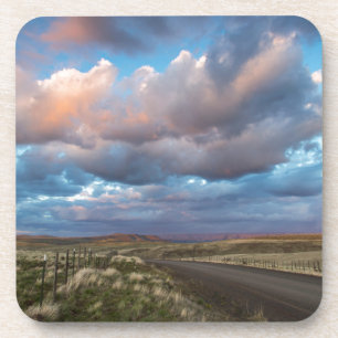 Dessous-de-verre Nuages de coucher de soleil sur la route de la pra