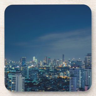 Dessous-de-verre panorama de la skyline de Bangkok la nuit