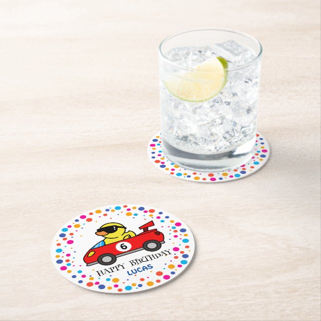 Dessous-de-verre Rond En Papier Anniversaire DUCK race car garçon course rouge nom (En situation)