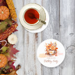 Dessous-de-verre Rond En Papier Automne Floral Cottage Core Teacup Anniversaire Te<br><div class="desc">Découvrez l'élégance douillette de l'automne grâce à notre collection design "Fall Floral Cottage Core Teacup Birthday Tea Party". Cette charmante illustration présente une délicate tasse blanche ornée d'un motif en feuille gracieux, reposant gracieusement sur une soucoupe assortie. Autour de cette pièce centrale se trouve un bouquet d'automne plein de vitalité,...</div>