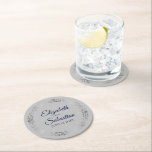 Dessous-de-verre Rond En Papier Bordure d'argent bleu marine sur gris mariage élég<br><div class="desc">Ces beaux dessous de verre mariages présentent un design simple mais élégant, avec des lettres en écriture bleu marine et une bordure en faux feuille argent frileux sur un arrière - plan gris. Il y a de la place pour les noms du couple et la date du mariage. Merveilleux souvenir...</div>