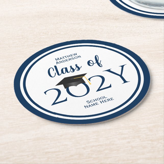 Dessous-de-verre Rond En Papier Classe de 2021 Elégant Navy Blue Graduation Party (Incliné)