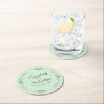 Dessous-de-verre Rond En Papier Dentelle d'or sur Neo Mint Green Mariage élégant<br><div class="desc">Ces beaux dessous de verre mariages présentent un design simple mais élégant avec une bordure en dentelle en faux feuille d'or sur un arrière - plan de couleur vert menthe pâle. Il y a des lettres en or avec les noms du couple et la date du mariage. Merveilleux souvenir mariage...</div>