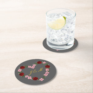 Dessous-de-verre Rond En Papier Dessous de verre gris avec un cœur rose et rouge