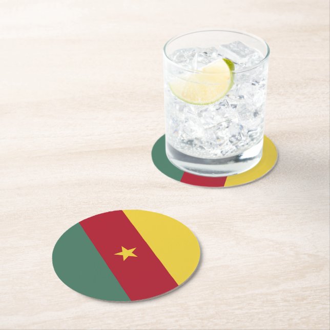 Dessous-de-verre Rond En Papier drapeau du Cameroun (En situation)