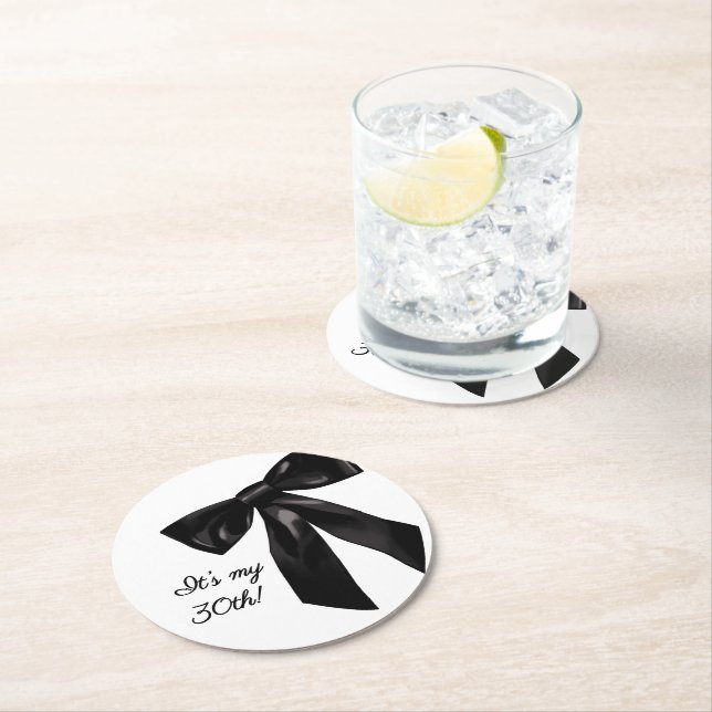 Dessous-de-verre Rond En Papier Elegant Black Bow Birthday Party Coasters (En situation)