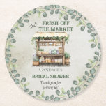 Dessous-de-verre Rond En Papier Fête des mariées d'accueil de la ferme agricole<br><div class="desc">Belle forêt et sauge vert eucalyptus et boutique "She's Fresh Off the Market" Fête des mariées de fermier. Arrière - plan de façade rustique à l'aspect vieilli combiné à un stand de bois chargé de verdure et à l'eucalyptus surplombant qui l'entoure rappelle un marché italien en plein air ou à...</div>