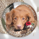 Dessous-de-verre Rond En Papier Mariage animal personnalisé Chien Photo Fiançaille<br><div class="desc">Célébrez votre fiançailles et donnez mariage unique chien enregistrer les dates avec cette photo personnalisée, et mariage personnalisé "My Humans Are Getting Married" sauvegarder le dessous de verre de date. Customisez avec vos photos préférées, vos noms et votre date. Ce dessous de verre photo mariage personnalisé est parfait pour les...</div>