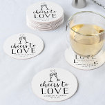 Dessous-de-verre Rond En Papier Mariage pour l'amour<br><div class="desc">Rendez votre heure de cocktail mariage encore plus mémorable avec ces dessous de verre en papier doux-romantiques, avec une paire de flûtes de champagne jointes par un coeur effervescent, avec "encouragements à l'amour" et vos noms et rendez-vous mariages en dessous. Le design élégant de la typographie noir et blanc fait...</div>